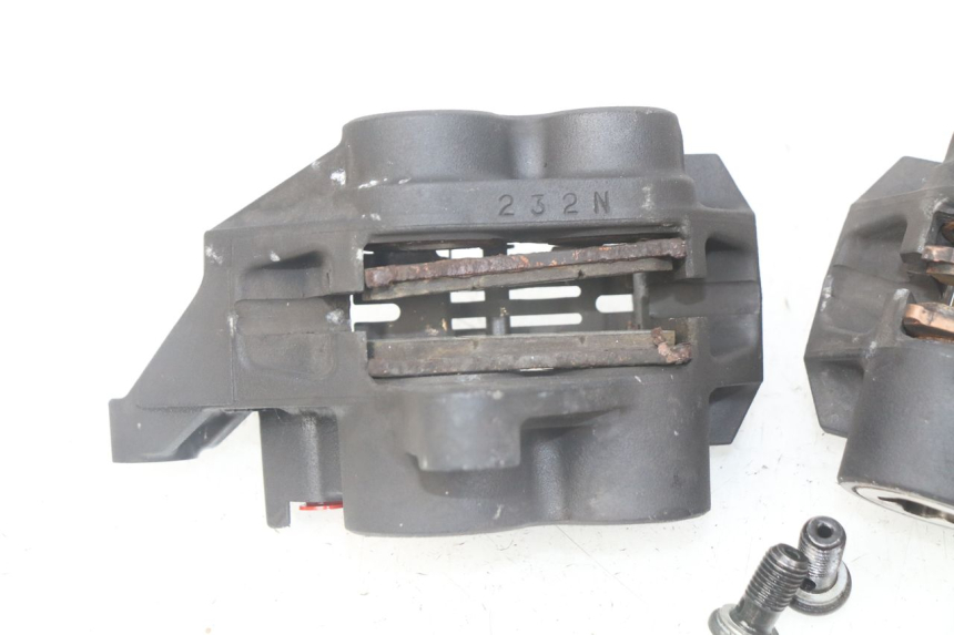 photo de FRONT BRAKE CALIPER YAMAHA XP T-MAX TMAX ABS 530 (2012 - 2015) - Zoom on usage condition