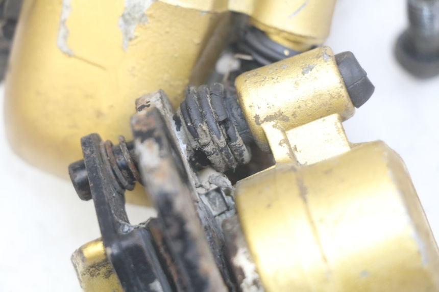 photo de FRONT BRAKE CALIPER SHINERAY XY250 STXE 250 (2006 - 2012) - Zoom on usage condition