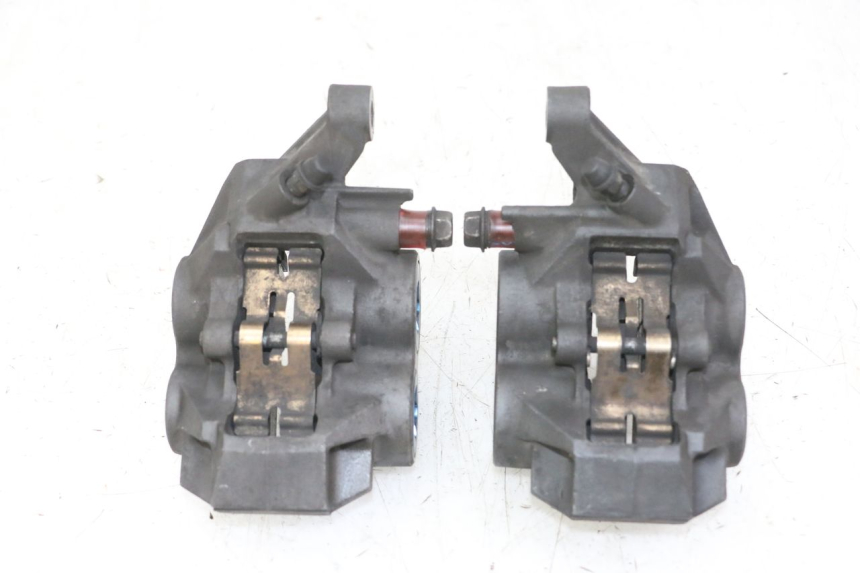 photo de FRONT BRAKE CALIPER YAMAHA FZS FAZER 600 (2001 - 2003) - Fixing points details