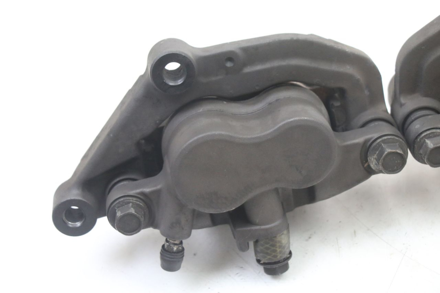photo de FRONT BRAKE CALIPER YAMAHA XJ6 600 (2008 - 2016) - Additional view of the item