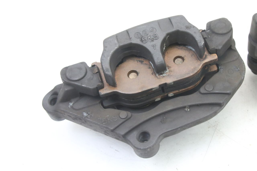 photo de FRONT BRAKE CALIPER YAMAHA XJ6 600 (2008 - 2016) - Surface and material condition