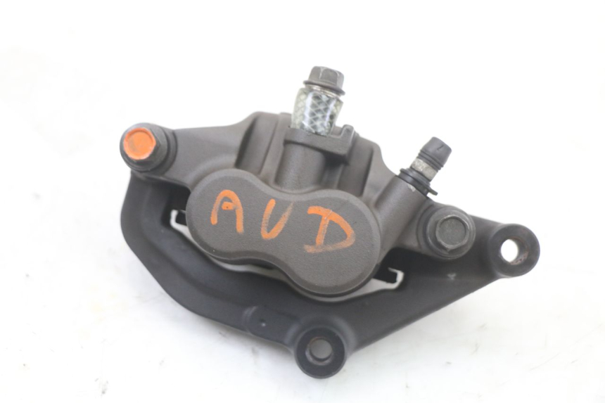 photo de FRONT BRAKE CALIPER YAMAHA XJ6 ABS 600 (2008 - 2016) - Alternative perspective