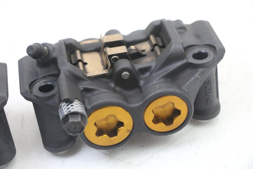 photo de FRONT BRAKE CALIPER YAMAHA YP T-MAX TMAX 530 (2017 - 2020) - Zoom on usage condition