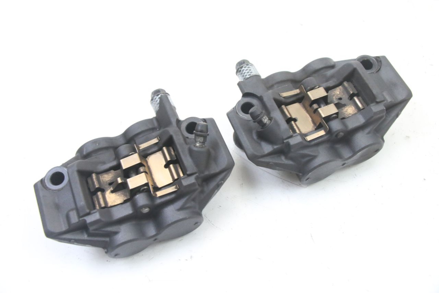 photo de FRONT BRAKE CALIPER YAMAHA YP T-MAX TMAX 530 (2017 - 2020) - Alternative perspective