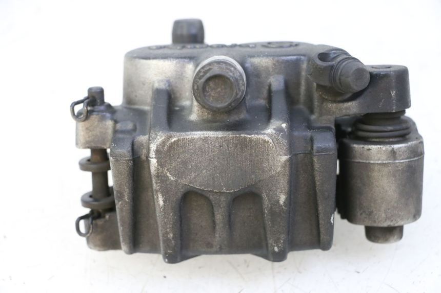 photo de FRONT BRAKE CALIPER YAMAHA YP MAJESTY 125 (2002 - 2006) - Fixing points details