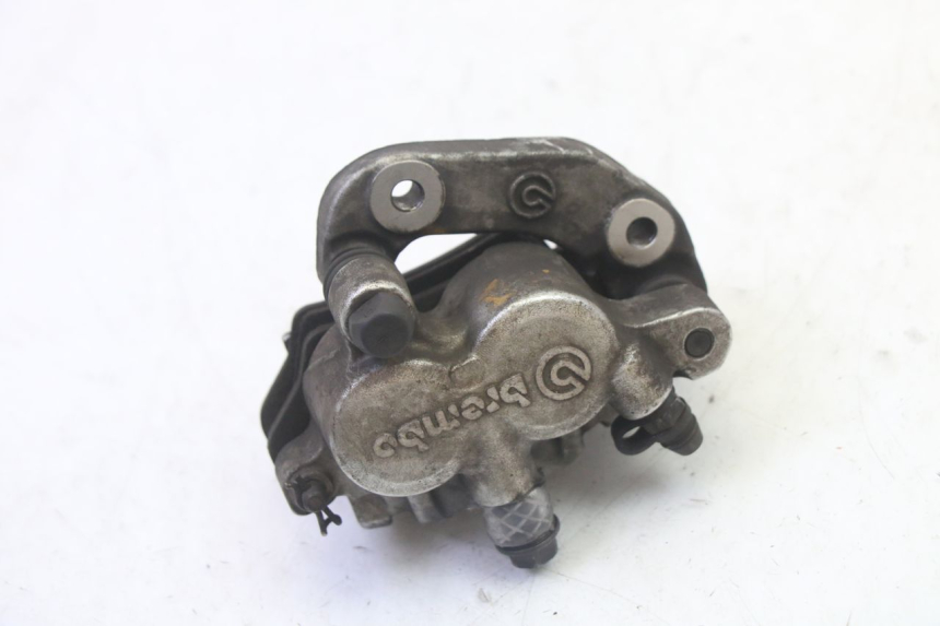 photo de FRONT BRAKE CALIPER YAMAHA YP MAJESTY 125 (2007 - 2010) - Alternative perspective