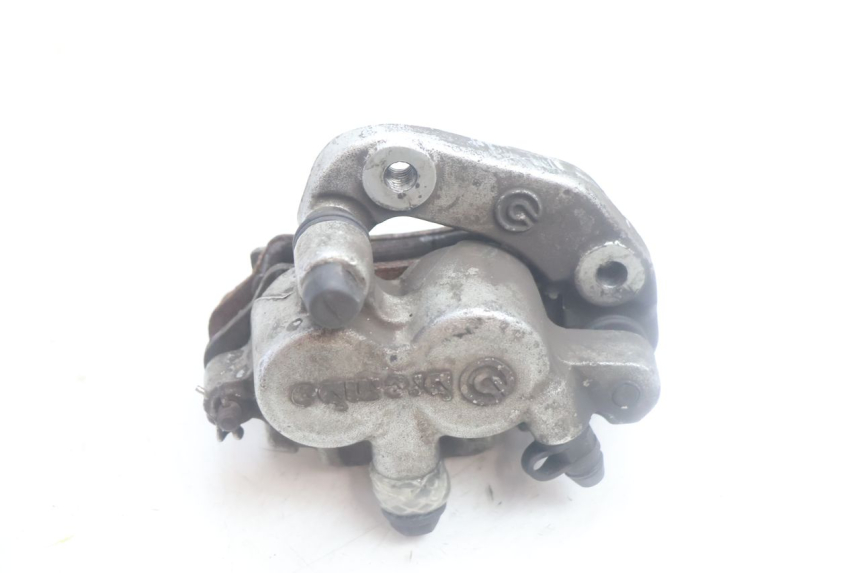 photo de FRONT BRAKE CALIPER YAMAHA YP MAJESTY 125 (2002 - 2006) - Alternative perspective