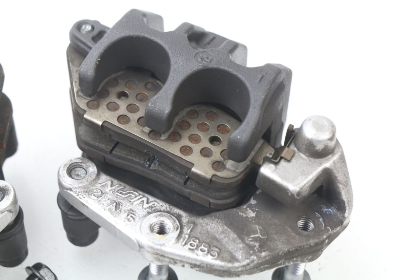 photo de FRONT BRAKE CALIPER KAWASAKI Z ABS 750 (2007 - 2013) - Alternative perspective