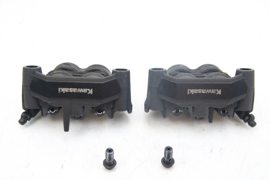 photo de FRONT BRAKE CALIPER KAWASAKI Z ABS 1000 (2014 - 2020) - Alternative perspective