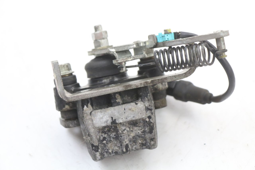 photo de BRAKE CALIPER ROLL LOCK PIAGGIO MP3 125 (2006 - 2014) - Alternative perspective