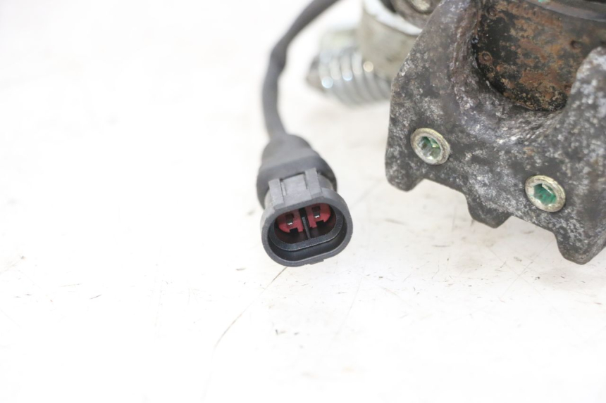 photo de BRAKE CALIPER ROLL LOCK PIAGGIO MP3 125 (2006 - 2014) - Zoom on usage condition