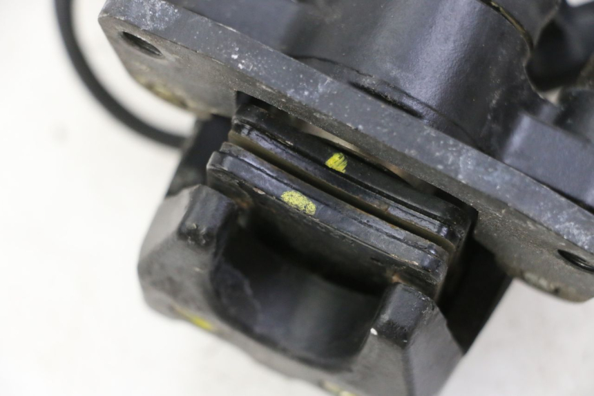 photo de BRAKE CALIPER ROLL LOCK PIAGGIO MP3 500 (2014 - 2017) - Technical close-up