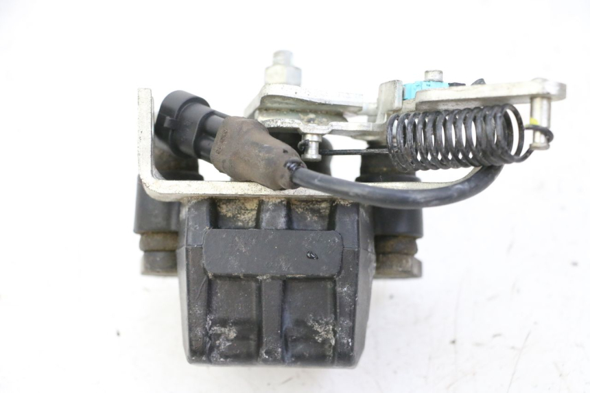 photo de BRAKE CALIPER ROLL LOCK PIAGGIO MP3 500 (2014 - 2017) - Fixing points details