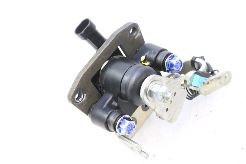 photo de BRAKE CALIPER ROLL LOCK PIAGGIO MP3 500 (2011 - 2015) - Fixing points details
