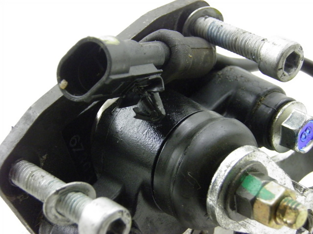 photo de ROLL LOCK CALIPER PIAGGIO MP3 RL 125 (2006 - 2014) - Zoom on usage condition