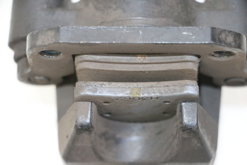 photo de PARKING CALIPER PIAGGIO MP3 HPE 310 (2024 - 2025) - Zoom on usage condition