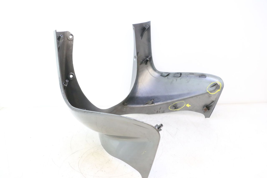 photo de FRONT FAIRING SUZUKI BURGMAN 125 (2007 - 2014) - Technical close-up