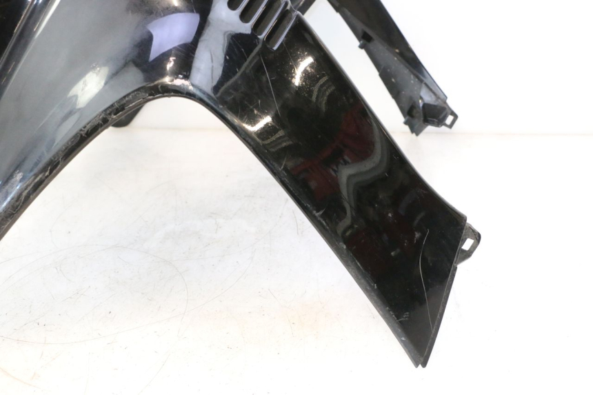 photo de FRONT FAIRING SUZUKI BURGMAN EXECUTIVE ABS 650 (2006 - 2012) - Technical close-up