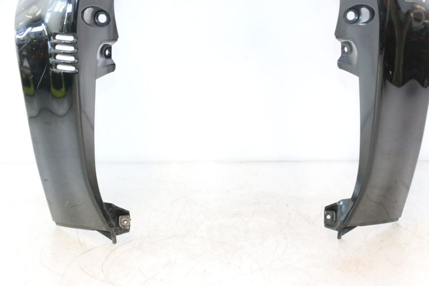photo de FRONT FAIRING SUZUKI BURGMAN EXECUTIVE ABS 650 (2006 - 2012) - Component zoom