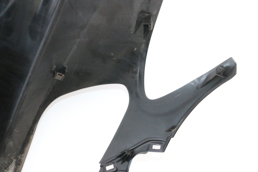photo de FRONT FAIRING SUZUKI BURGMAN EXECUTIVE ABS 650 (2006 - 2012) - Fixing points details