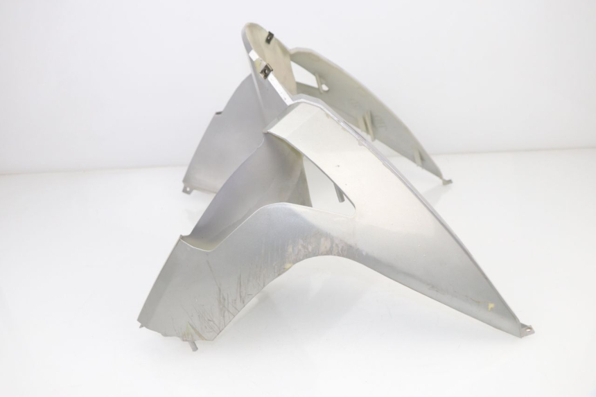 photo de FRONT FAIRING REVATTO FUTURA GT 125 (2006 - 2008) - Additional view of the item