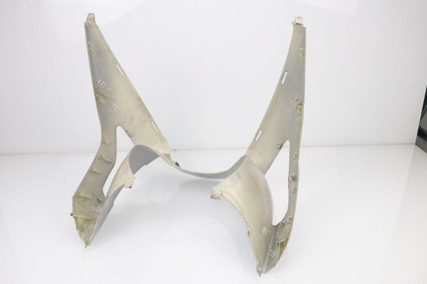 photo de FRONT FAIRING REVATTO FUTURA GT 125 (2006 - 2008) - Fixing points details