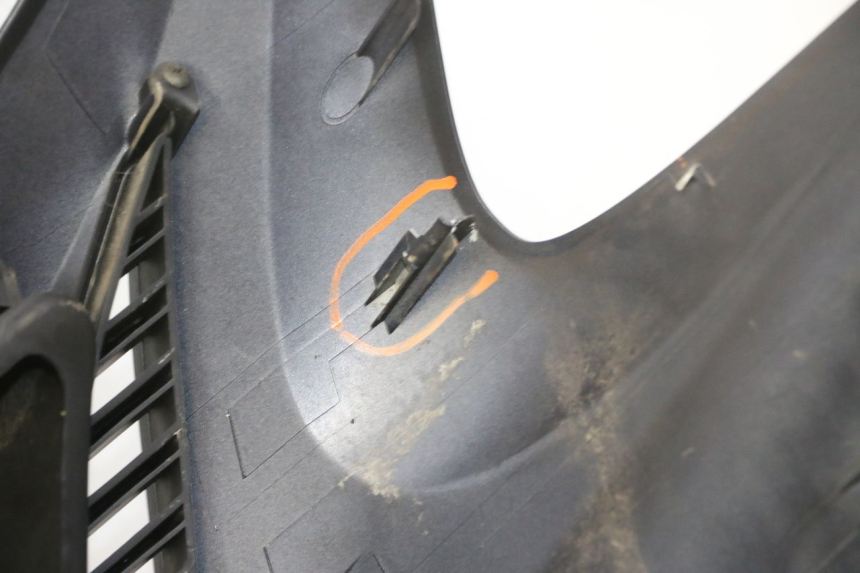 photo de FRONT FAIRING KYMCO GRAND DINK 125 (2008 - 2014) - Technical close-up