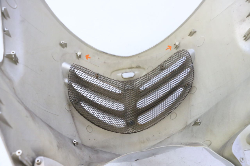 photo de FRONT FAIRING KYMCO GRAND DINK 125 (2002 - 2007) - Zoom on usage condition