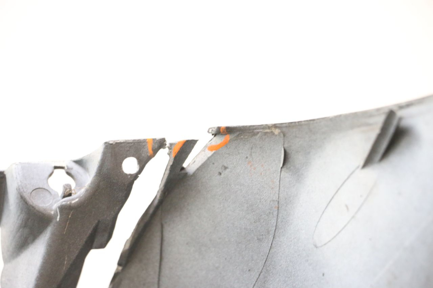 photo de FRONT FAIRING SYM GTS EVO 125 (2009 - 2013) - Distinctive features