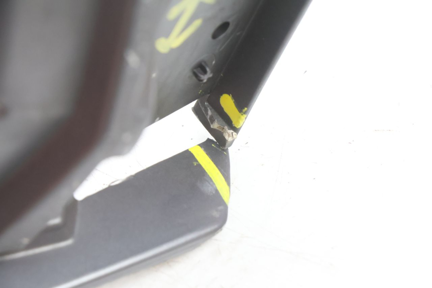photo de LOWER FRONT FAIRING PEUGEOT CITYSTAR 2T 50 (2018 - 2021) - Zoom on usage condition