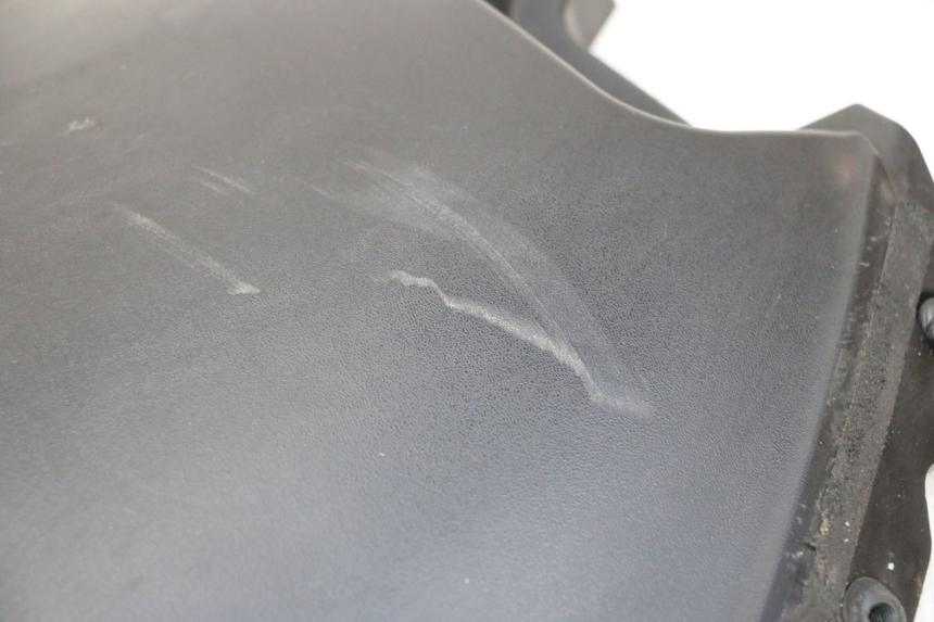 photo de INNER FRONT PANEL SUZUKI BURGMAN 125 (2007 - 2014) - Technical close-up