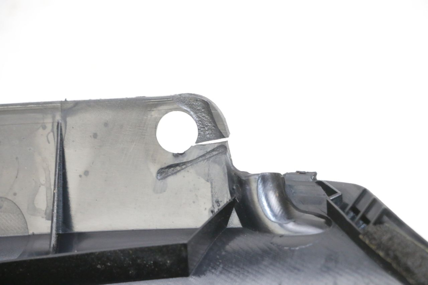 photo de INNER FRONT PANEL SUZUKI BURGMAN 125 (2007 - 2014) - Alternative perspective