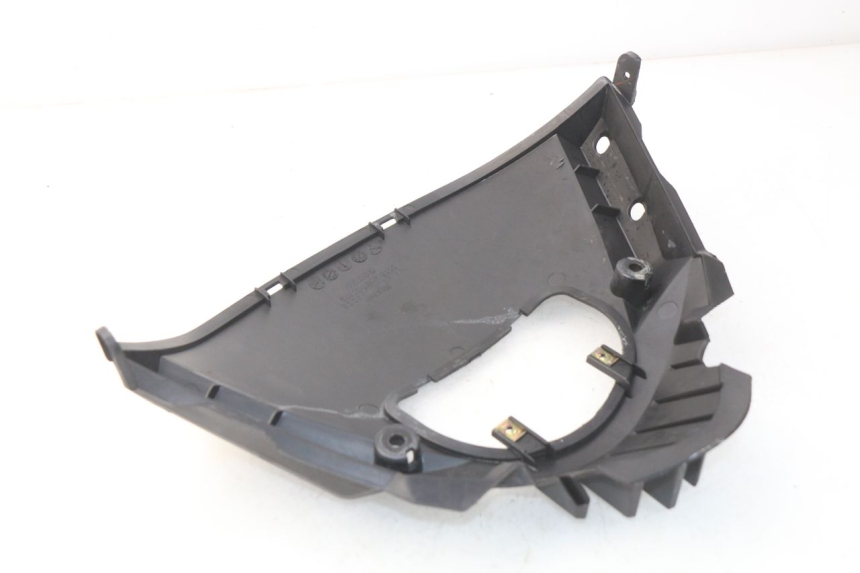 photo de INNER FRONT FAIRING KYMCO DINK STREET 125 (2009 - 2014) - Zoom on usage condition