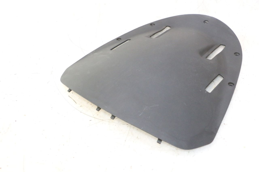 photo de INNER FRONT FAIRING GILERA GP 800 (2007 - 2013) - Zoom on usage condition