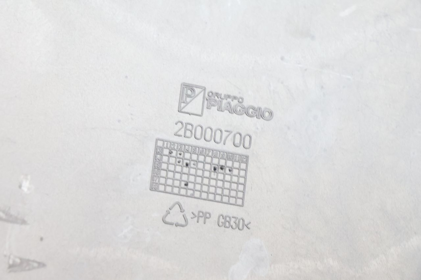 photo de INNER FRONT FAIRING PIAGGIO MP3 500 (2016 - 2018) - Surface and material condition