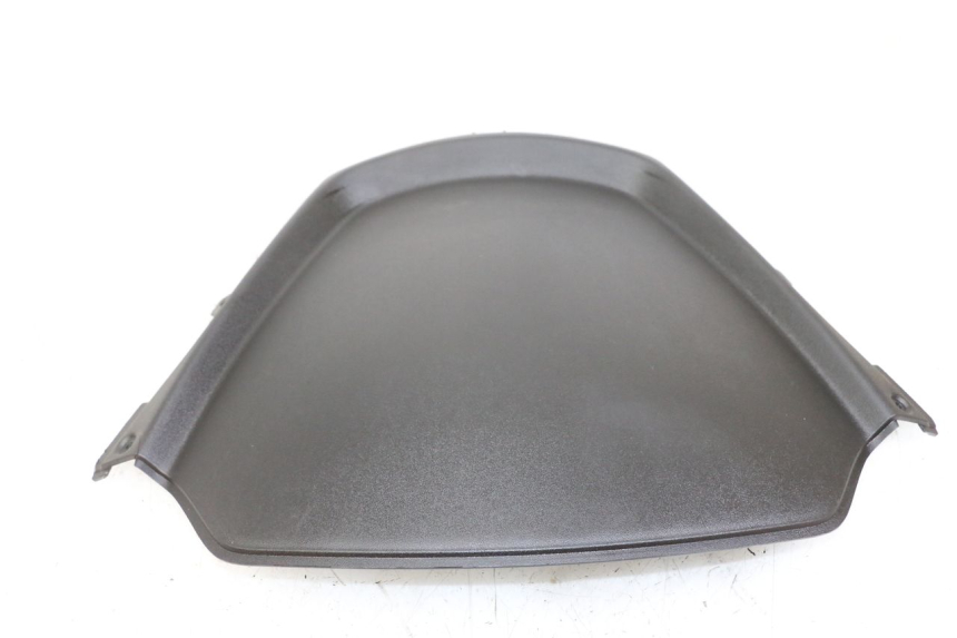 photo de INNER FRONT FAIRING PIAGGIO MP3 LT 400 (2007 - 2012) - Zoom on usage condition