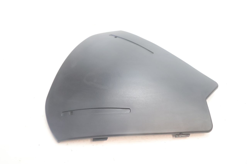 photo de INNER FRONT FAIRING CAN-AM SPYDER RS 1000 (2008 - 2012) - Alternative perspective