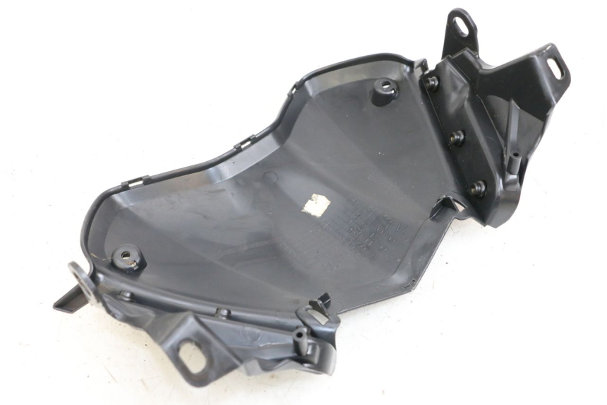 photo de INNER FRONT PANEL YAMAHA X-MAX XMAX 125 (2010 - 2013) - Zoom on usage condition