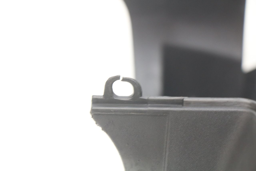 photo de INNER FRONT PANEL PIAGGIO X7 125 (2007 - 2013) - Zoom on usage condition