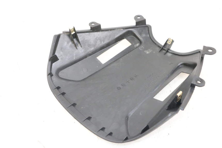 photo de INNER FRONT FAIRING KYMCO XCITING 250 (2006 - 2009) - Zoom on usage condition