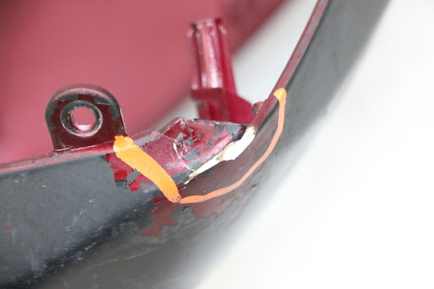 photo de FRONT FAIRING PEUGEOT KISBEE 2T 50 (2010 - 2017) - Fixing points details