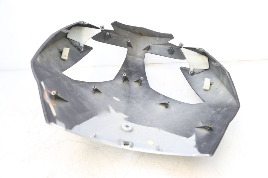 photo de FRONT FAIRING KEEWAY MATRIX RX9 125 (2006 - 2007) - Fixing points details