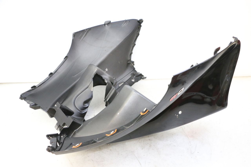 photo de FRONT FAIRING PIAGGIO MP3 LT 300 (2010 - 2016) - Technical close-up