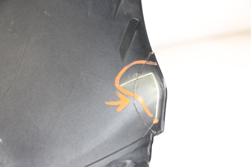 photo de FRONT FAIRING PIAGGIO MP3 125 (2006 - 2014) - Zoom on usage condition