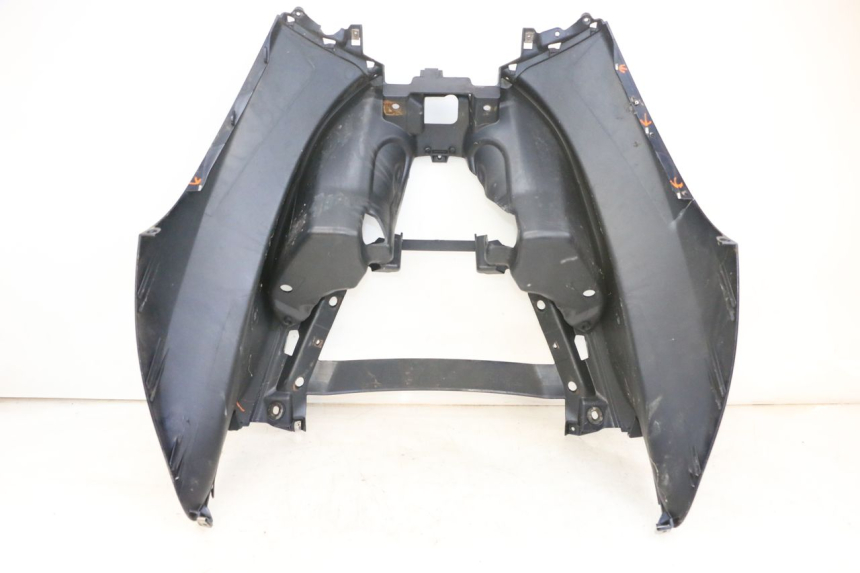 photo de FRONT FAIRING PIAGGIO MP3 RL 250 (2006 - 2010) - Component detail