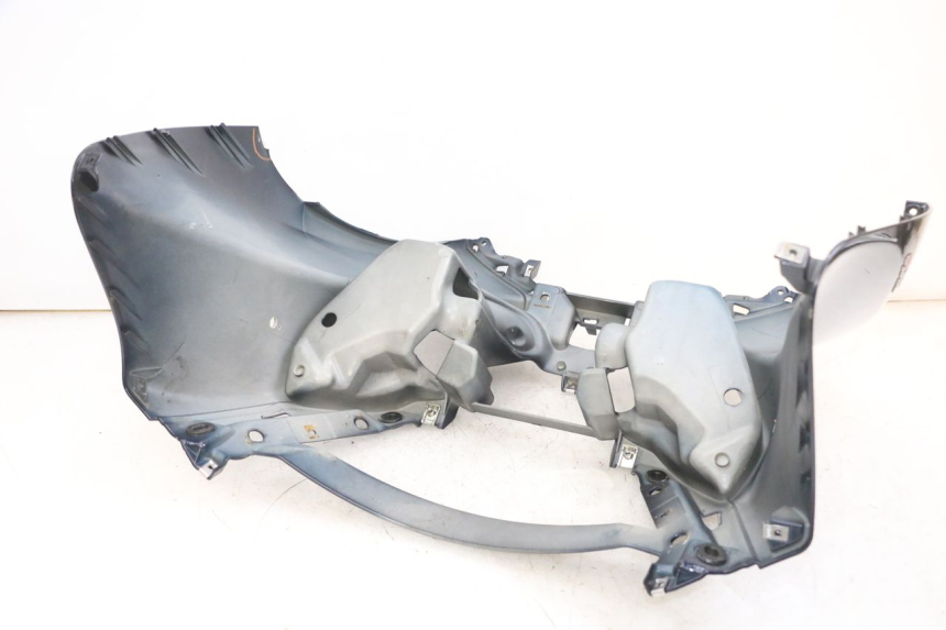 photo de FRONT FAIRING PIAGGIO MP3 RL 250 (2006 - 2010) - Alternative perspective