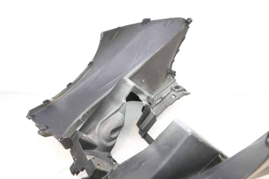 photo de FRONT FAIRING PIAGGIO MP3 RL 250 (2006 - 2010) - Alternative perspective
