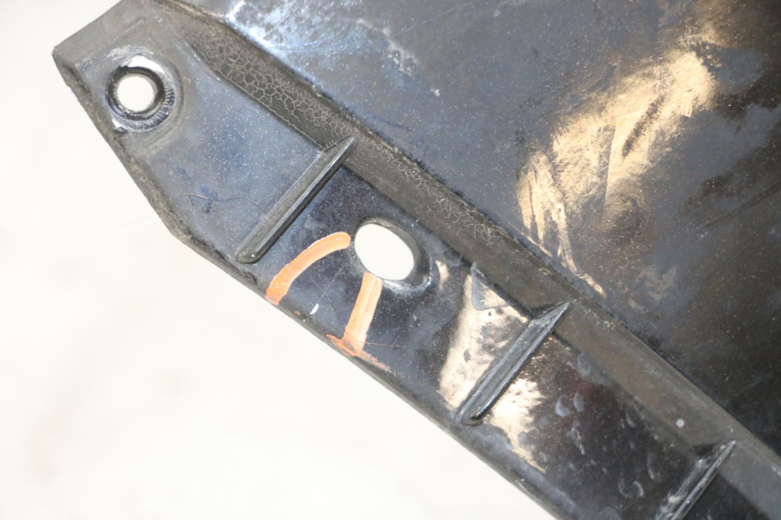 photo de FRONT PANEL PEUGEOT SATELIS COMPRESSOR K15 125 (2006 - 2009) - Distinctive features