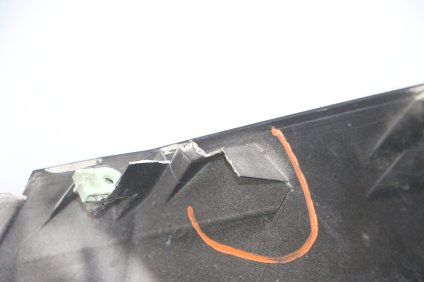 photo de FRONT PANEL PEUGEOT SATELIS COMPRESSOR K15 125 (2006 - 2009) - Technical close-up