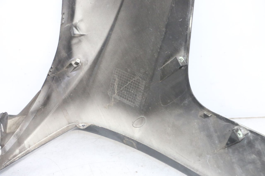 photo de FRONT PANEL PEUGEOT SATELIS COMPRESSOR K15 125 (2006 - 2009) - Surface and material condition